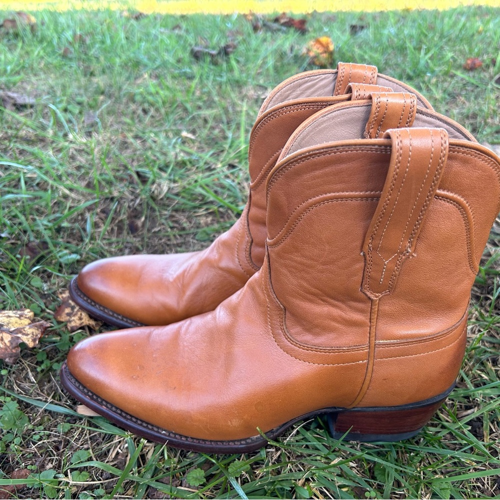 Women’s Tecovas booties tan leather